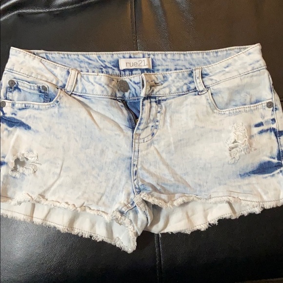 Denim summer shorts - Picture 1 of 3
